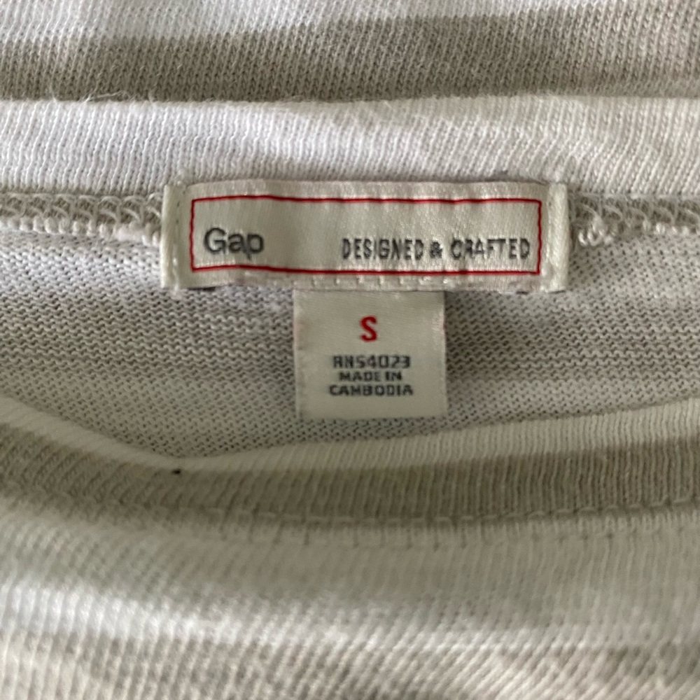 GAP Taupe and White Striped 3/4 Sleeve T-Shirt - Picture 3 of 5